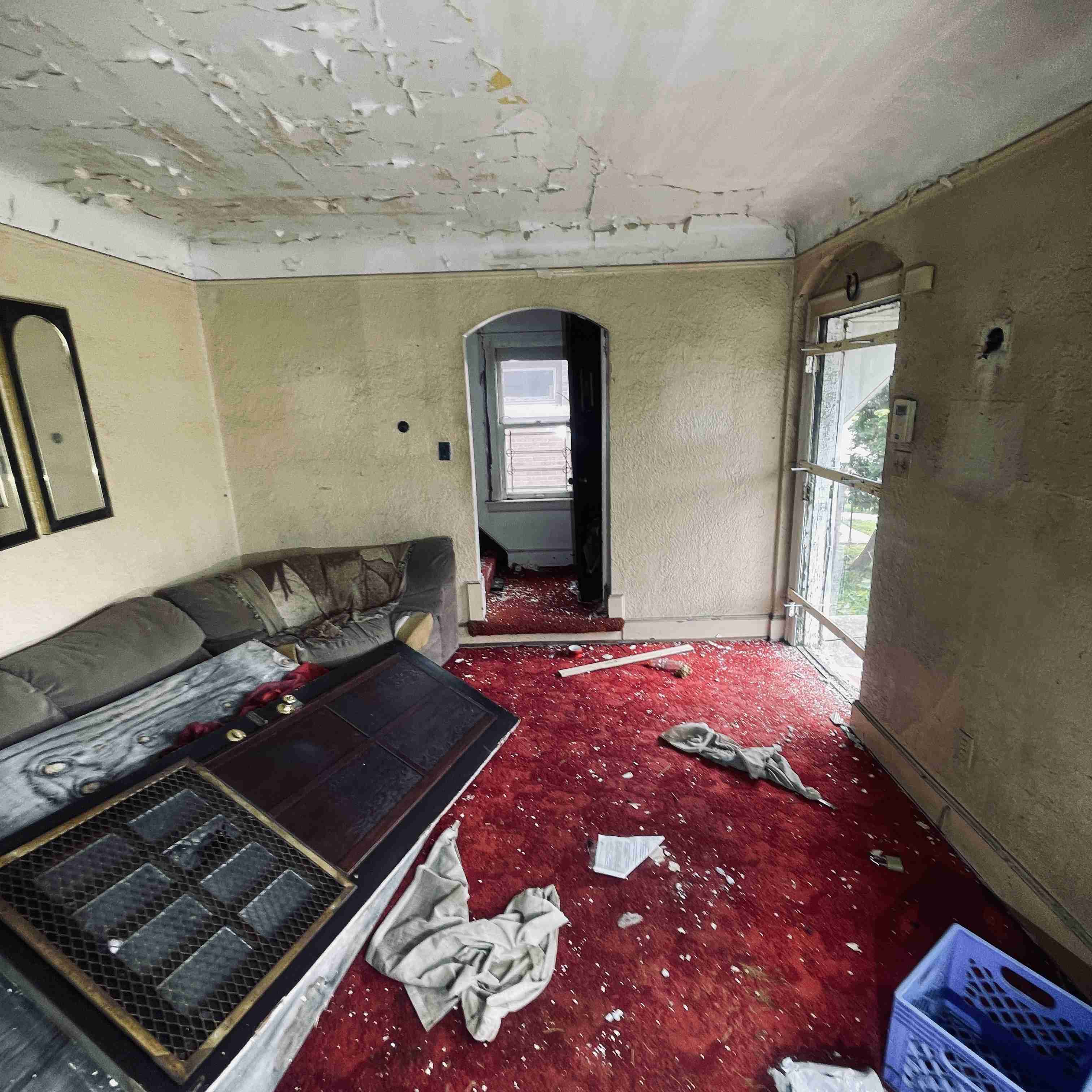 14044 Roselawn (35).jpg